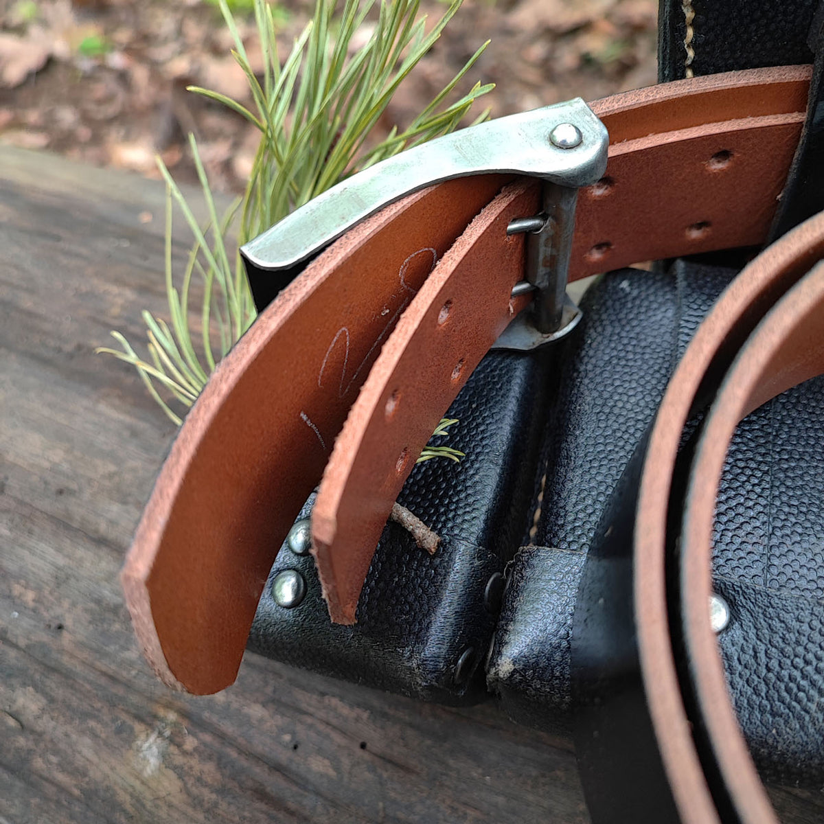 Waist belt without buckle