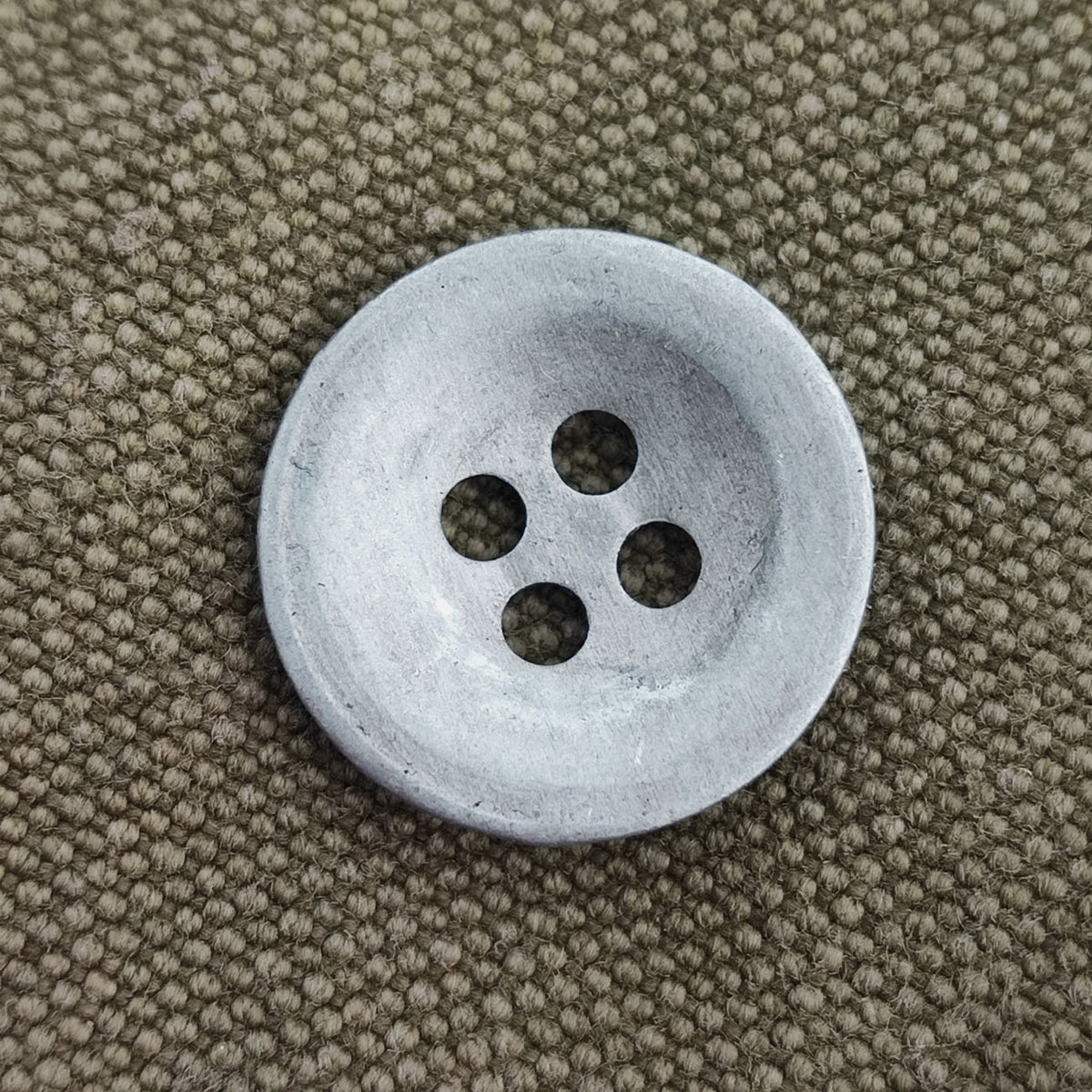 Button 17 mm 4 holes for clothes