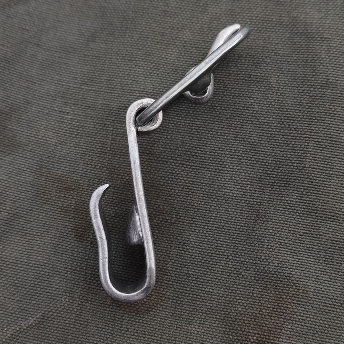 Front alu hook for Y-strap
