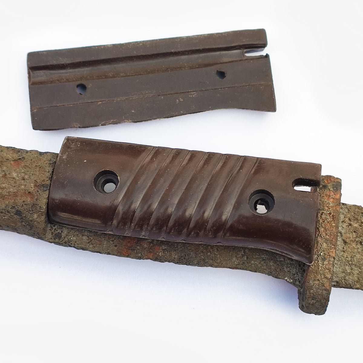 Bakelite grip plates for Mauser 98 bayonet