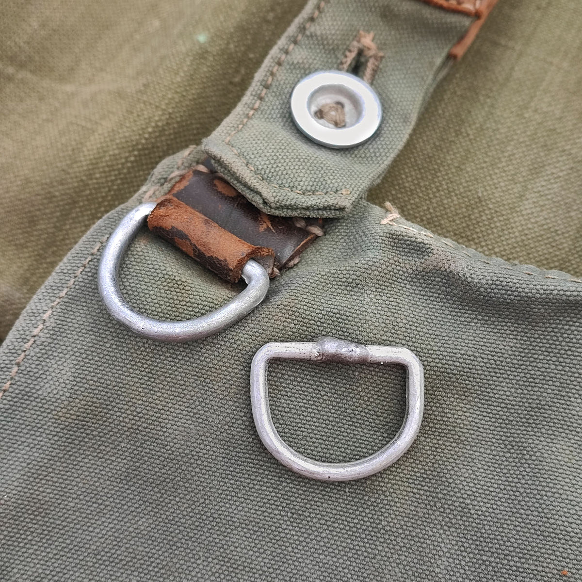 1 pc. D-ring for breadbag front