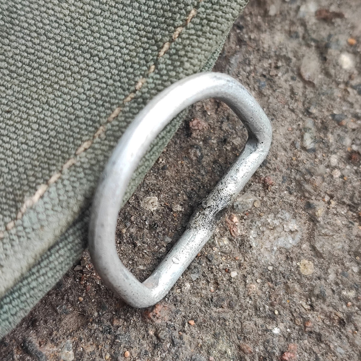 1 pc. D-ring for breadbag front