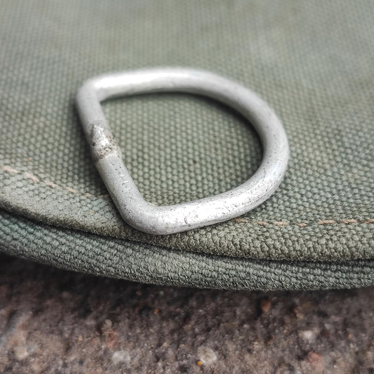 1 pc. D-ring for breadbag front