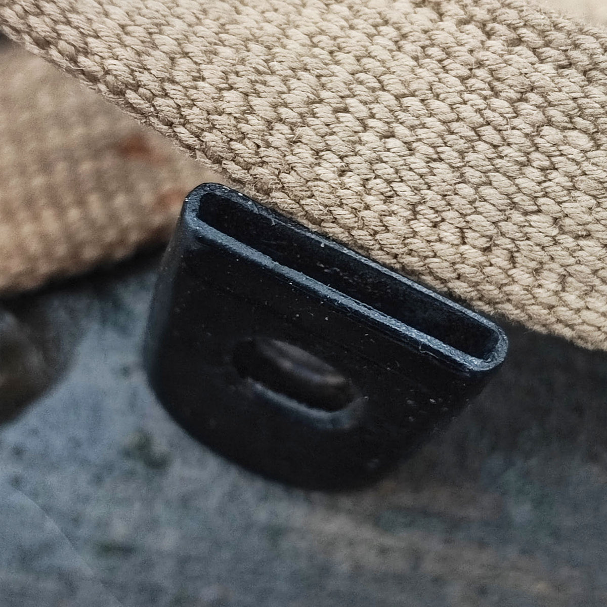 Tip for 16 mm field bottle strap